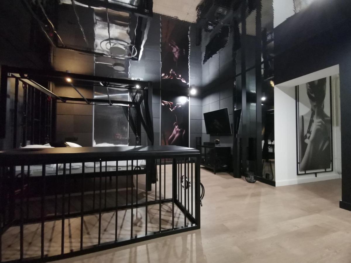 Bdsm Apartament Czestochowa Luxxx - Adults Only - Tylko Dla Doroslych Częstochowa Exterior foto